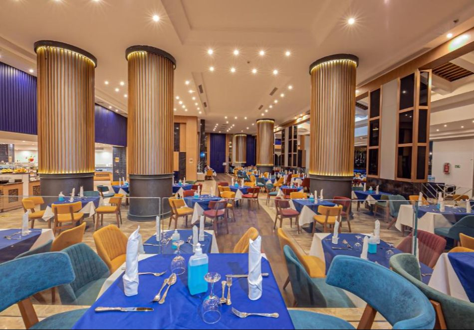 Нова Година в хотел TITANIC RESORT & AQUAPARK 4*, Хургада, Египет! Полет от София + 5 нощувки на човек на база All Inclusive, снимка 6