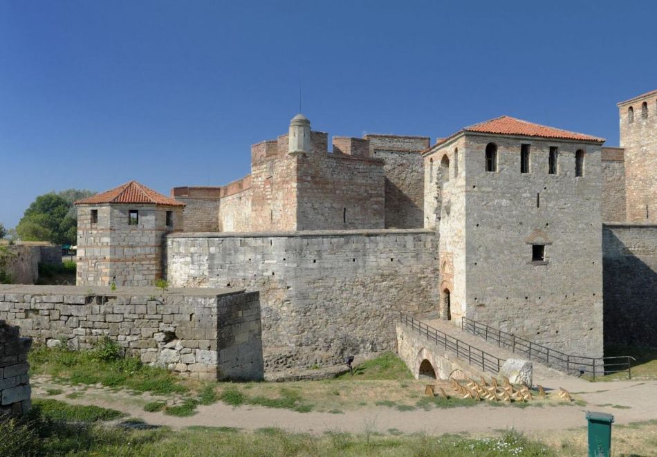 Екскурзия до Белоградчик, Видин и пещерите Леденика, Магура и Венеца! Автобусен транспорт от Плевен + 1 нощувка със закуска на човек и Посещение на Белоградчишката крепост, снимка 6