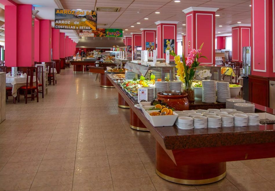 Ранни записвания на първа линия в Коста Азаар, Испания + 2 екскурзии! Самолетен билет от София + 7 нощувки на човек със закуски и вечери в Gran Hotel Peniscola 4*, снимка 10