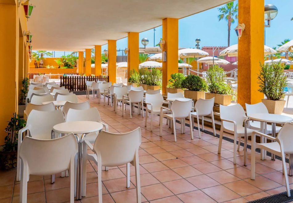 Ранни записвания на първа линия в Коста Азаар, Испания + 2 екскурзии! Самолетен билет от София + 7 нощувки на човек със закуски и вечери в Gran Hotel Peniscola 4*, снимка 9