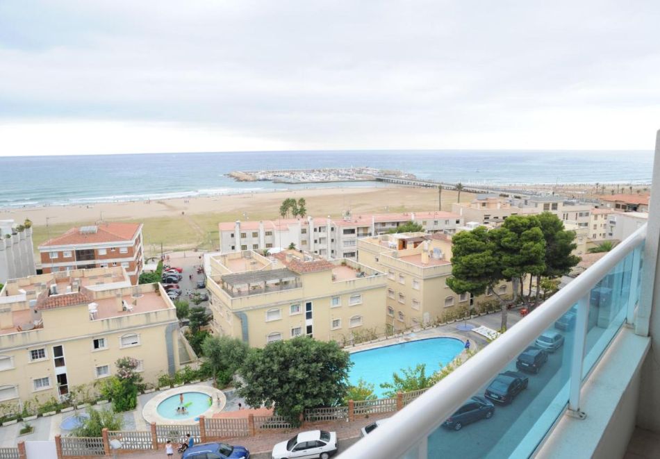 Ранни записвания на метри от плажа в Коста Дорада, Испания + тур на Барселона с екскурзовод! Полет от София + 7 нощувки на човек със закуски и вечери в Natura Park 4*, Комаруга, снимка 4