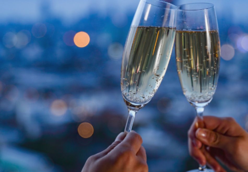 Новогодишен купон в Пирот, Сърбия! Автобусен транспорт от София + Празнична вечеря в ресторант с жива музика и неограничено количество напитки!, снимка 2