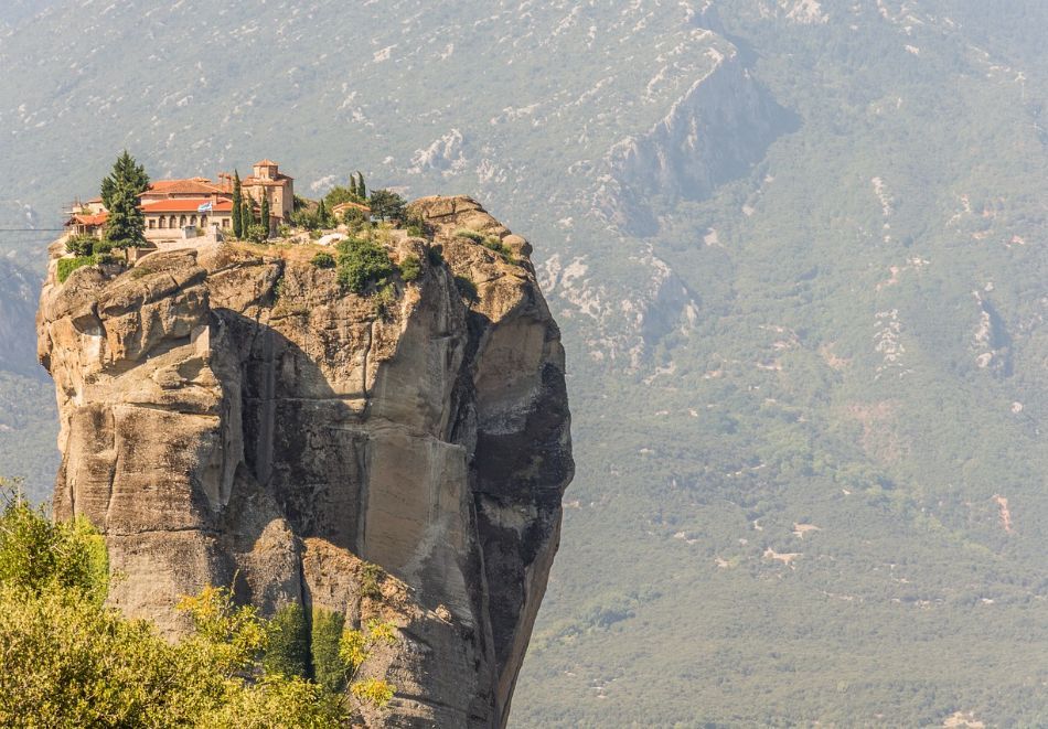 Екскурзия до Метеора и Солун, Гърция с транспорт от София или Плевен + 2 нощувки на човек със закуски на Олимпийска ривиера, снимка 2