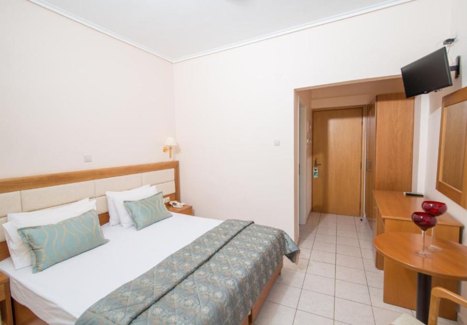 Ранни записвания на 20м. от плажа в Паралия Катерини! Нощувка на човек със закуска и възможност за вечеря в хотел Regina Mare***, Гърция, снимка 4