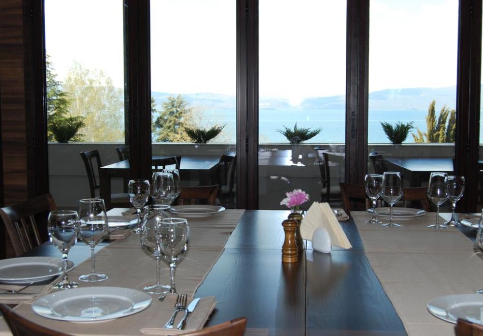 Нова година в Hotel Tino & Spa****, Охрид! 3 нощувки на човек със закуски и вечери, едната Празнична с програма, жива музика и напитки без лимит! Собствен транспорт., снимка 7