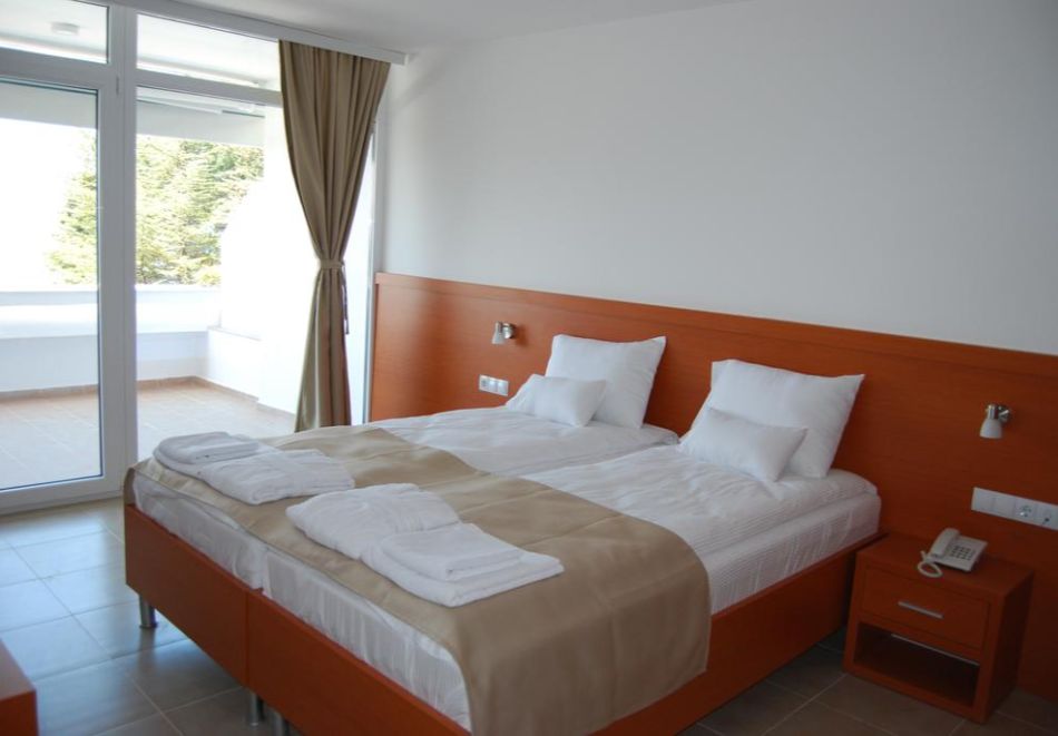 Нова година в Hotel Tino & Spa****, Охрид! 3 нощувки на човек със закуски и вечери, едната Празнична с програма, жива музика и напитки без лимит! Собствен транспорт., снимка 8