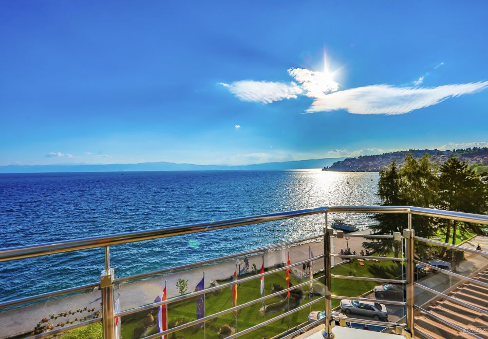 Нова година в Hotel Tino & Spa****, Охрид! 3 нощувки на човек със закуски и вечери, едната Празнична с програма, жива музика и напитки без лимит! Собствен транспорт., снимка 5