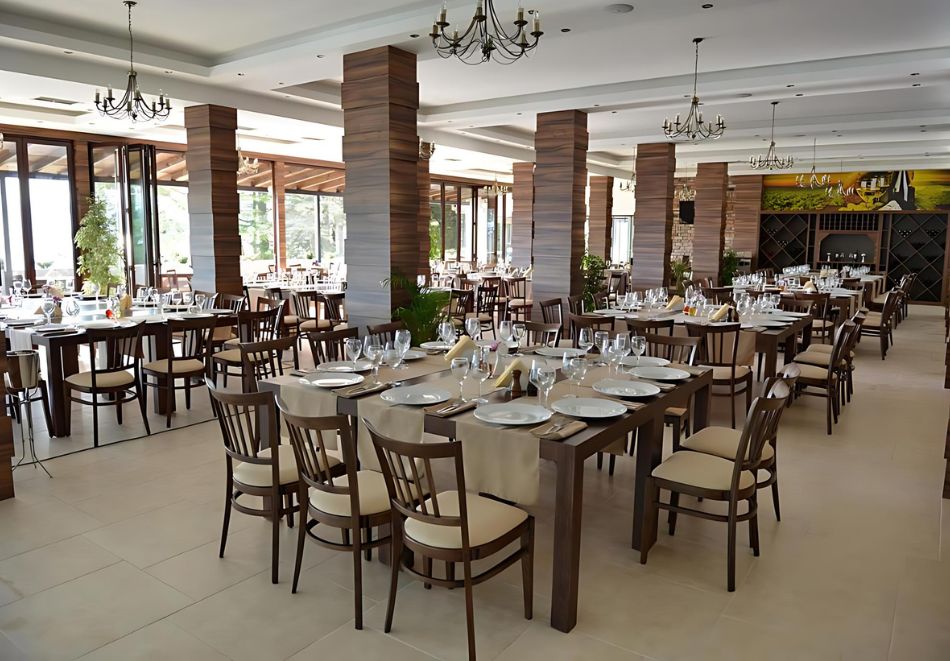 Нова година в Hotel Tino & Spa****, Охрид! 3 нощувки на човек със закуски и вечери, едната Празнична с програма, жива музика и напитки без лимит! Собствен транспорт., снимка 10