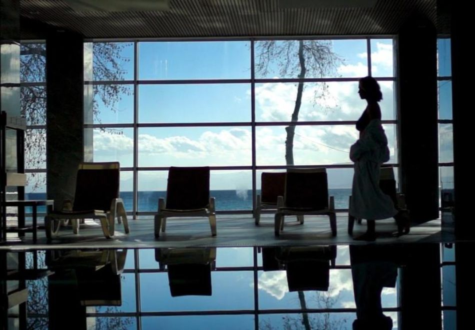 Нова Година на брега на Охридското езеро с транспорт от София + 3 нощувки на човек със закуски, 1 обяд, вечери, двете Празнични с жива музика и неограничено количество напитки в хотел Дрим****, снимка 3