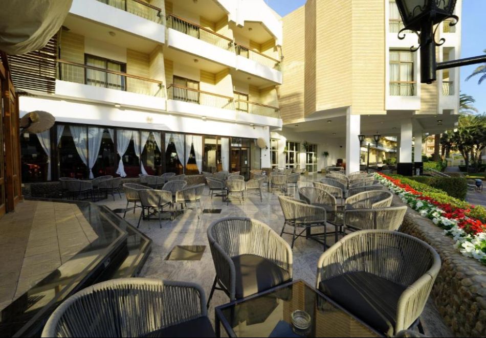 All Inclusive + аквапарк на първа линия в Хургада, Египет! Чартърен полет от София + 7 нощувки на човек в ZYA REGINA RESORT & AQUA PARK 4*, снимка 6