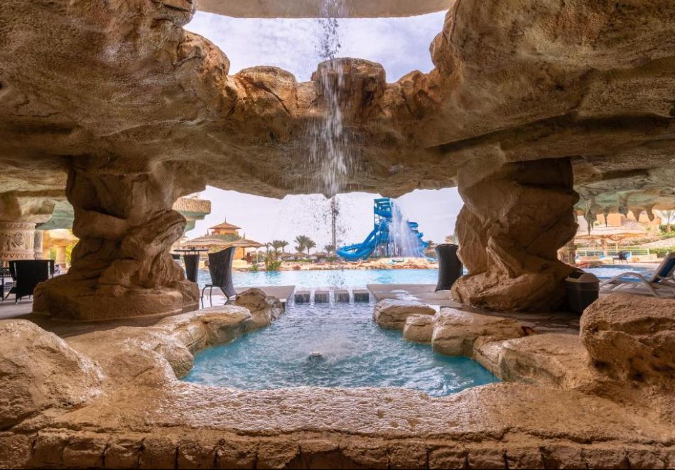 На първа линия в хотел FARAANA HEIGHTS RESORT AQUA PARK 4*, Шарм Ел Шейх, Египет! Полет от София + 7 All Inclusive нощувки на човек, снимка 4