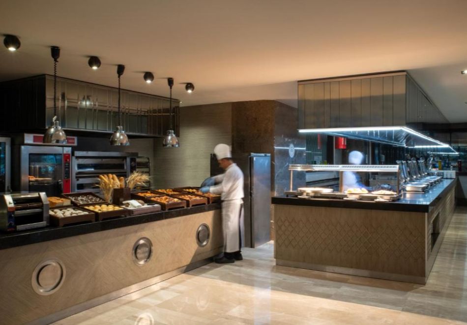 Нова година в WINDZOR HOTEL & CONVENTION CENTER ISTANBUL 5*, Турция! 3 нощувки на човек със закуски + Гала вечеря с програма, жива музика и напитки без лимит! Басейн, СПА и паркинг.Собствен транспорт., снимка 10