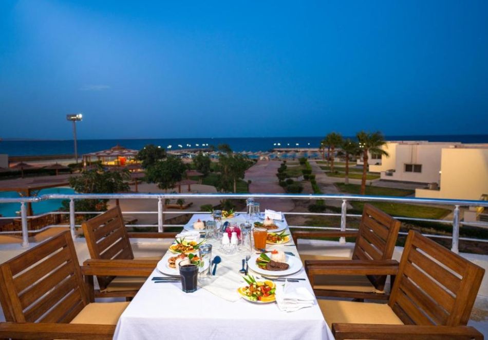 Коледа в хотел NEW EAGLES AQUA PARK 4*, Хургада, Египет с полет от София + 5 или 7 нощувки на човек на база All Inclusive, снимка 7