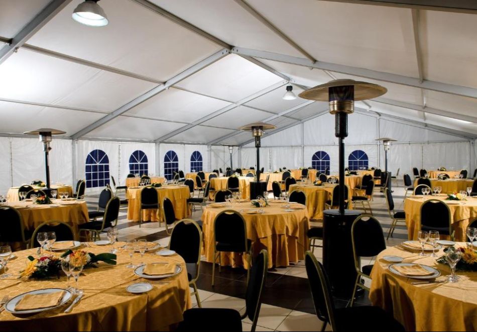 Нова Година в Неапол с полет от София! 4 нощувки със закуски на човек в хотел RAMADA NAPOLI 4*. Доплащане за Новогодишна вечеря!, снимка 4