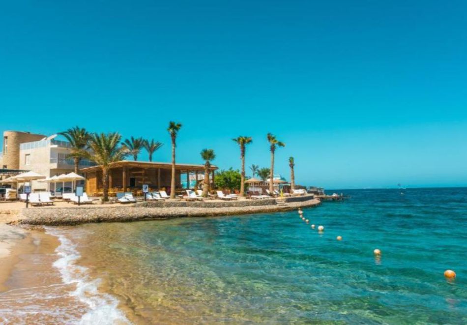 На първа линия с чартърен полет от София. 6 All Inclusive нощувки на човек в LA ROSA WAVES RESORT 4* + 1 нощувка, закуска, вечеря и посещение на пирамидите в Кайро, снимка 14