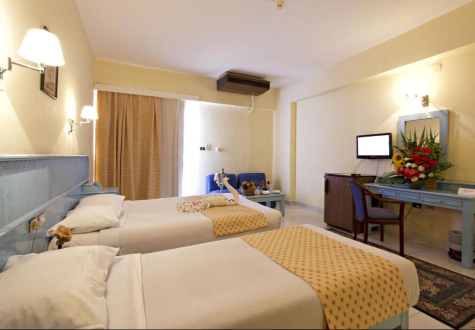 На първа линия в Хургада, Египет! Самолетен билет от София + 7 All Inclusive нощувки на човек в EMPIRE BEACH AQUA PARK, снимка 4