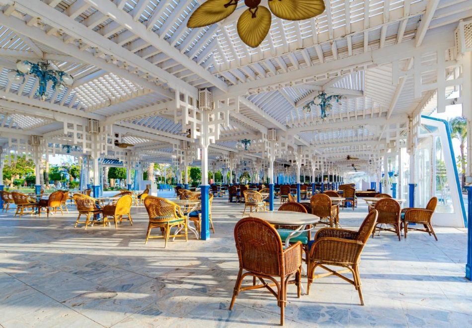 На първа линия в Хургада, Египет! Самолетен билет от София + 7 All Inclusive нощувки на човек в GRAND HOTEL 4*, снимка 5