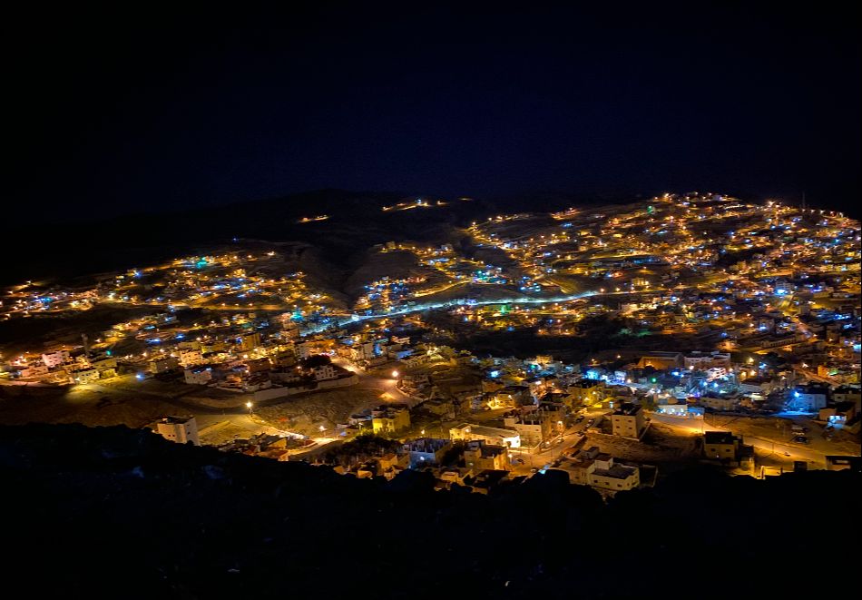 Екскурзия до Йордания 2025 -2026! Самолетен билет + 4 нощувки със закуски и вечери на човек, едната в Камп в пустинята + екскурзия до град Петра, сафари в пустинята и посещение на Акаба, снимка 7