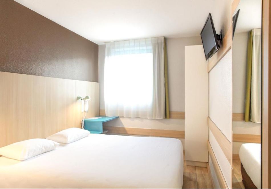 Нова Година в Париж, Франция! Полет от София + 4 нощувки на човек със закуски. Задължително доплащане за Новогодишна вечеря!, снимка 3