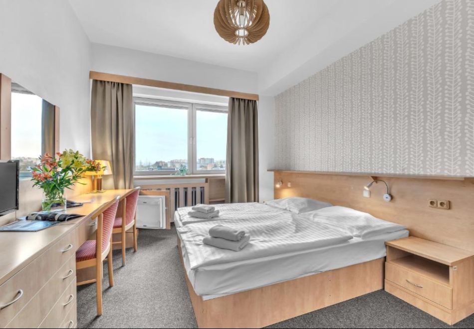 КОЛЕДНИ БАЗАРИ в ПРАГА! Самолетен билет от София + 4 нощувки на човек със закуски в Hotel Abito. Възможност за допълнителни екскурзии, снимка 4