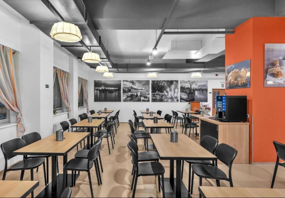 КОЛЕДНИ БАЗАРИ в ПРАГА! Самолетен билет от София + 4 нощувки на човек със закуски в Hotel Abito. Възможност за допълнителни екскурзии, снимка 5