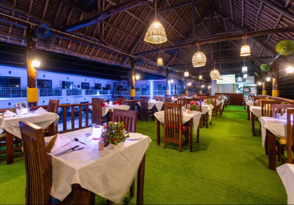 Екзотична почивка на 150м. от плажа в Занзибар! Полет от София + 7 нощувки на човек със закуски в Canary Golden Hotel 4*, снимка 7