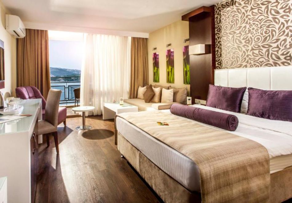 Нова Година в Tusan Beach Resort 5*, Кушадасъ, Турция! Автобусен транспорт + 4 Аll Inclusive нощувки на човек. Доплащане за Новогодишна вечеря!, снимка 5