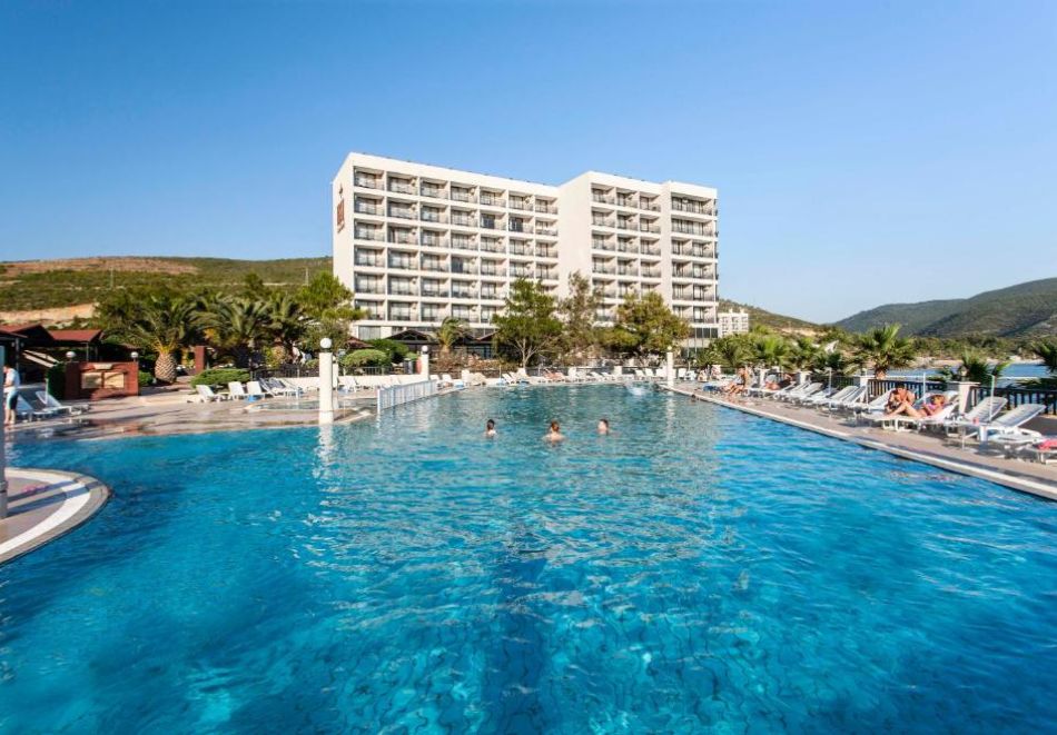 Нова Година в Tusan Beach Resort 5*, Кушадасъ, Турция! Автобусен транспорт + 4 Аll Inclusive нощувки на човек. Доплащане за Новогодишна вечеря!, снимка 3