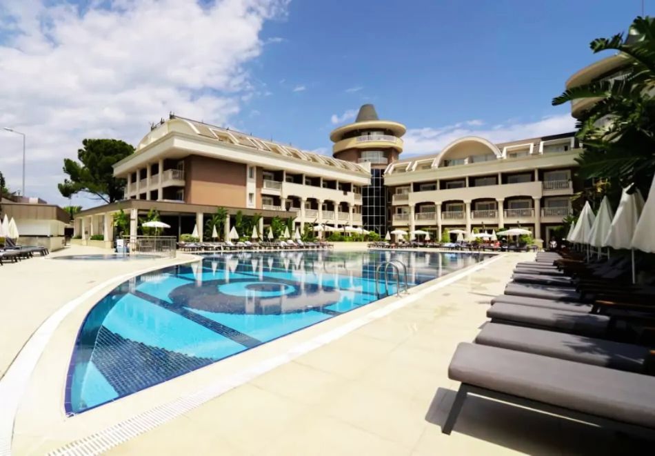 Ранни записвания за лято 2026 в Кемер, Турция. Чартърен полет от София + 7 нощувки на човек на база All Inclusive в хотел VIKING STAR 5*, снимка 2