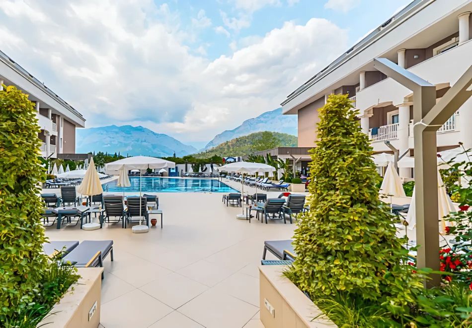 Ранни записвания за лято 2026 в Кемер, Турция. Чартърен полет от София + 7 нощувки на човек на база All Inclusive в хотел VIKING STAR 5*, снимка 4