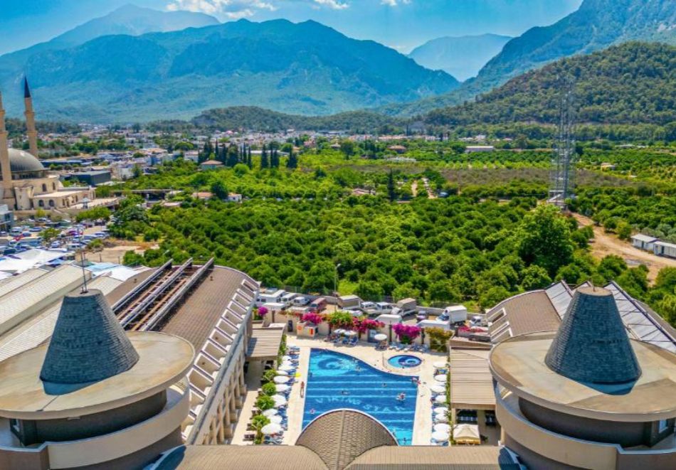 Ранни записвания за лято 2026 в Кемер, Турция. Чартърен полет от София + 7 нощувки на човек на база All Inclusive в хотел VIKING STAR 5*, снимка 3