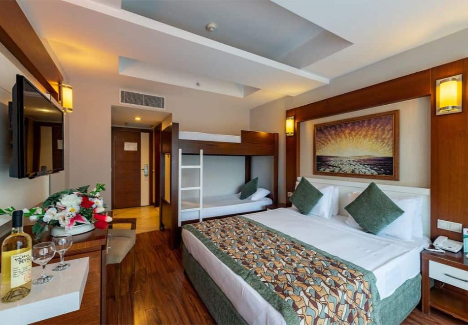 Ранни записвания за лято 2026 в Кемер, Турция. Чартърен полет от София + 7 нощувки на човек на база All Inclusive в хотел VIKING STAR 5*, снимка 8