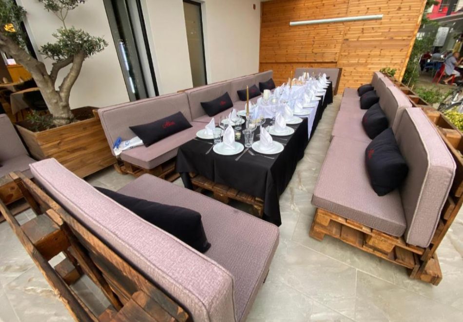 Ранни записвания на първа линия в Дурас, Албания! Автобусен транспорт от София + 6 нощувки със закуски и вечери на човек в хотел Alion 4* + чадър и жезлонг на плажа, снимка 5