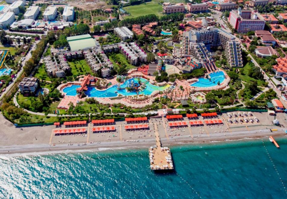 Нова Година в LIMAK LIMRA HOTEL & RESORT 5*, Кемер Турция! Чартърен полет от София + 4 или 5 нощувки на човек на база All inclusive, снимка 3