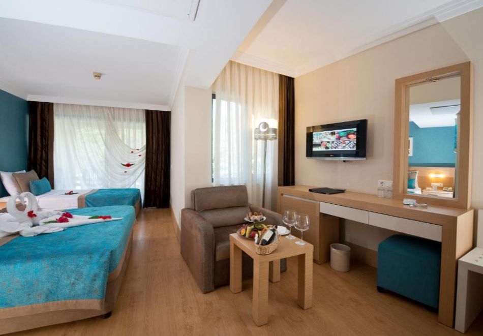 Нова Година в LIMAK LIMRA HOTEL & RESORT 5*, Кемер Турция! Чартърен полет от София + 4 или 5 нощувки на човек на база All inclusive, снимка 9