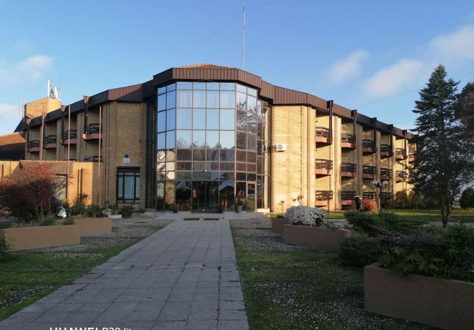 Нова Година в HOTEL GOLUBACKI GRAD, Голубац Сърбия! 2 или 3 нощувки на човек със закуски, 1 обяд, вечери + Новогодишна вечеря с напитки. Собствен транспор.т, снимка 2