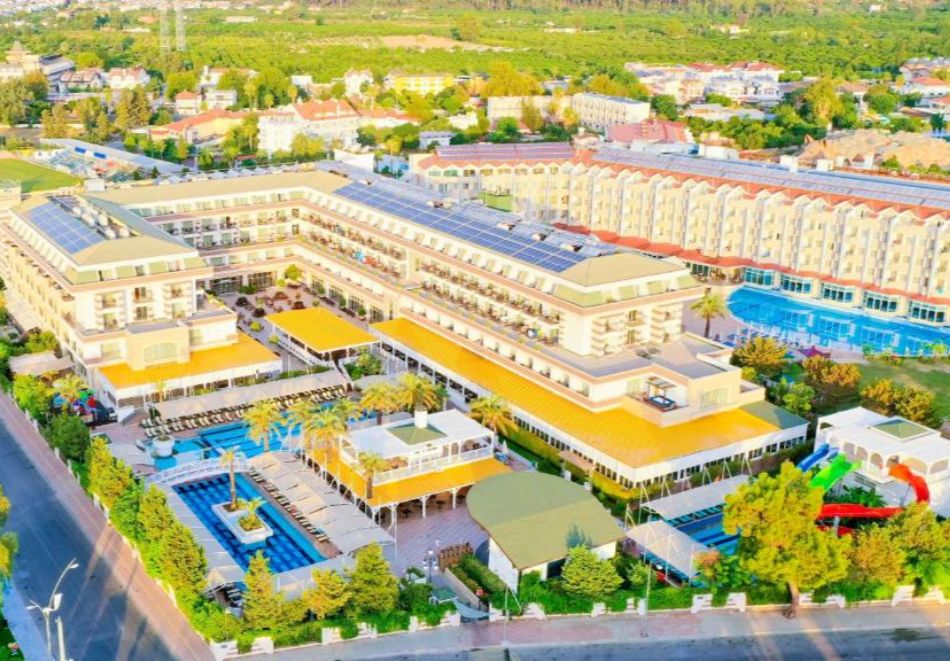 Нова Година в Анталия с полет от София, Варна или Пловдив + 4 нощувки на база Ultra All Inclusive на човек в Crystal De Luxe Resort 5*, Кемер. Задължително доплащане за Новогодишна вечеря!, снимка 2