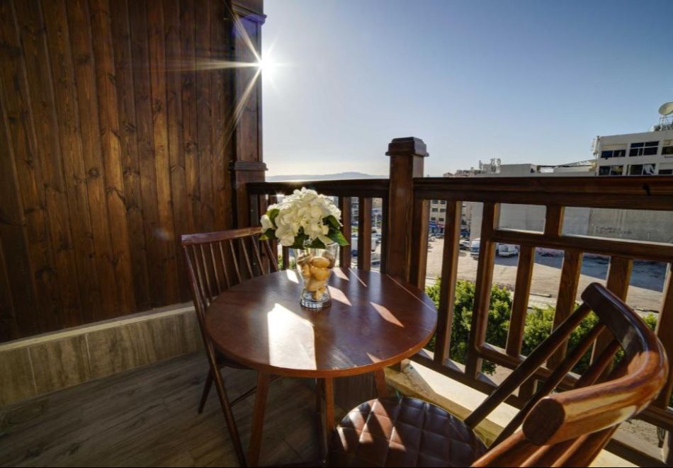 Почивка в Йордания! Самолетен билет от София + 7 нощувки на човек със закуски в  Laverda Hotel Standard. Възможност за посещение на град Петра и сафари в пустинята Уади Рум, снимка 6