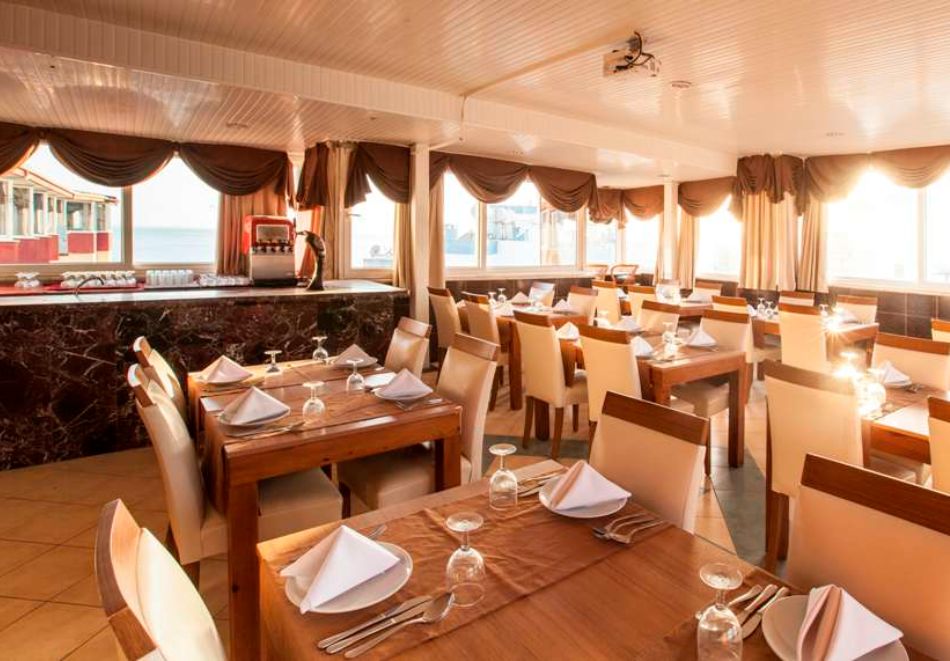 На първа линия в GALAXY BEACH HOTEL 4*, Алания, Турция 2026. Чартърен полет от София или Варна + 7 All Inclusive нощувки на човек, снимка 6