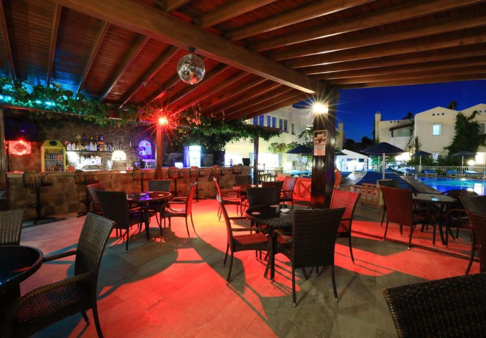 Ранни записвания на 50м. от плажа в SUMMER GARDEN SUITES AND BEACH HOTEL, Бодрум, Турция 2026. Чартърен полет от София + 7 нощувки на човек на база All Inclusive!, снимка 9