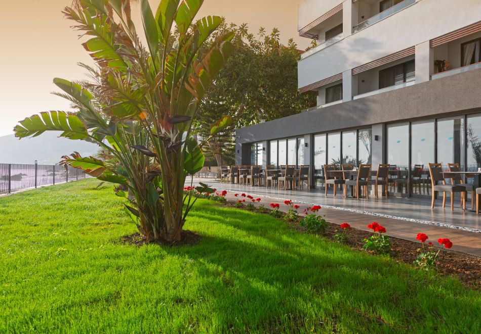 На първа линия в FLORIA BEACH HOTEL 4*, Алания, Турция 2026. Чартърен полет от София или Варна + 7 All Inclusive нощувки на човек + басейн и частен плаж, снимка 9