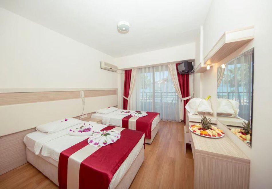 Ранни записвания на 50м. от плажа в PORTOFINO HOTEL 4*, Мармарис, Турция! Чартърен полет от София + 7 нощувки на човек на база All Inclusive!, снимка 6