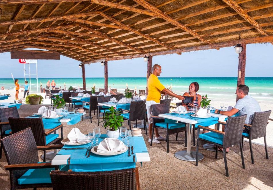 Ранни записвания за лято 2026г. на първа линия в PALM BEACH CLUB DJERBA 4*, на о-в Джерба, Тунис. Чартърен полет от София + 7 нощувки на човек на база All Inclusive!, снимка 6