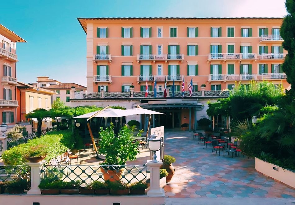 Коледно настроение във Флоренция! Чартър от София + 4 нощувки на човек със закуски в Settentrionale 4* + обзорна обиколка на Перуджа, снимка 2