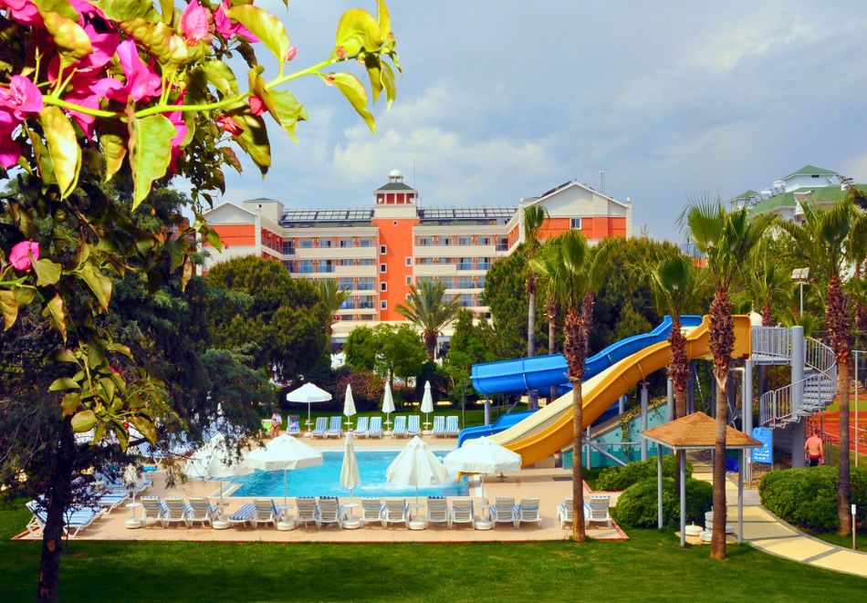 Ранни записвания на първа линия в Insula Resort Superior 5*, Алания, Турция! Самолетен билет от София + 7 нощувки на човек на база Ultra All Inclusive, снимка 2