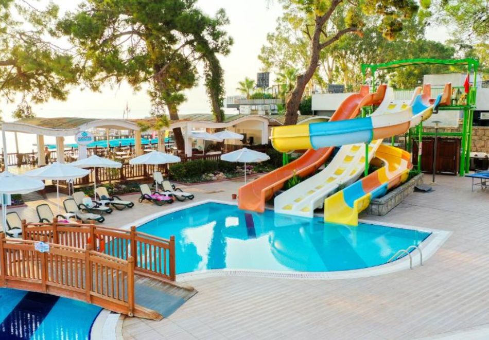 Ранни записвания на първа линия в Crystal Aura Beach Resort 5*, Кемер, Турция! Самолетен билет от София + 7 нощувки на човек на база Ultra All Inclusive, снимка 4