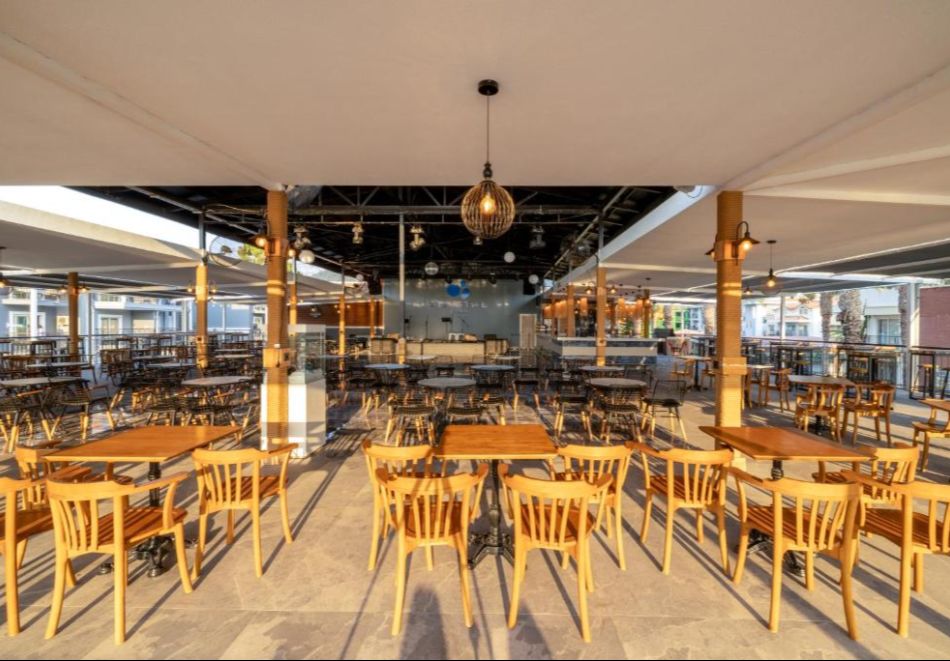 Ранни записвания на първа линия в Crystal Aura Beach Resort 5*, Кемер, Турция! Самолетен билет от София + 7 нощувки на човек на база Ultra All Inclusive, снимка 12