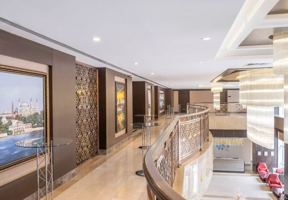 Нова Година в Истанбул! Автобусен транспорт от София или Плевен + 3 нощувки със закуски на човек в Clarion Hotel Istanbul Mahmutbey 5*. Възможност за Празнична вечеря с DJ и гост изпълнител Тони Дачева, снимка 9