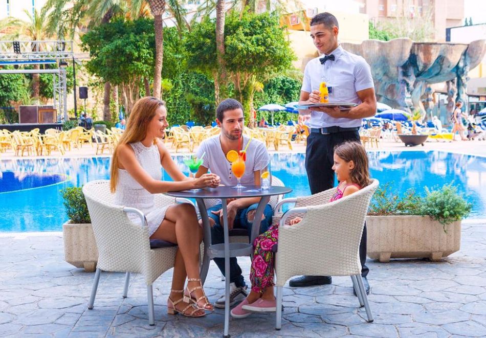 Ранни записвания за Коста Бланка, Испания + панорамна обиколка на Валенсия! Самолетен билет от София + 7 нощувки на човек със закуски и вечери в Gran Hotel Bali 4*, Бенидорм, снимка 5