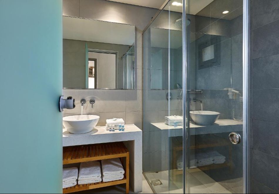 Ранни записвания за лято 2026 на 350 м от плажа на о.Крит, Гърция! Полет от София + 7 нощувки със закуски и вечери на човек в Castello Village Resort, Сиси, Гърция, снимка 9